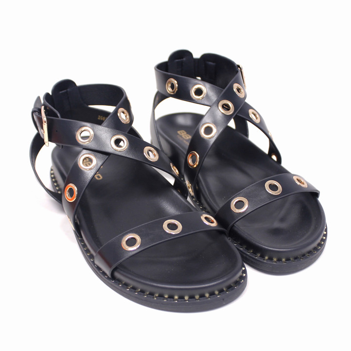 Sandalias planas BB Up negras con tiras cruzadas y tachuelas redondas doradas - Querol online