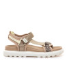 Sandalias planas Mustang sunny beige con detalles champange estilo outdoor