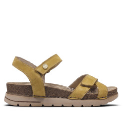Sandalias cuña Walk & Fly amarillas con tiras cruzadas con velcro - Querol online