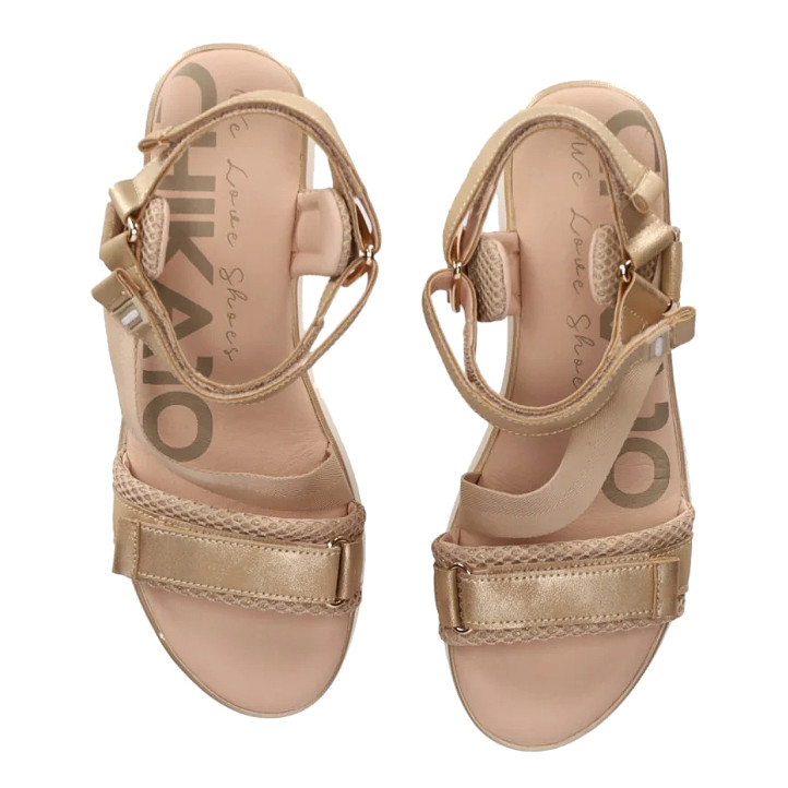 Sandalias cuña Chika 10 roco 09 doradas con suela dentada - Querol online