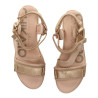 Sandalias cuña Chika 10 roco 09 doradas con suela dentada