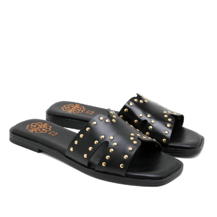 SANDALIA PLANA DE PIEL CON TACHUELAS BECCA NEGRO PORRONET - Querol online