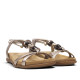 Sandalias planas Amarpies doradas con apliques de madera y metalizados - Querol online