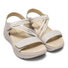 Sandalias cuña Amarpies beige con tiras cruzadas elásticas y doble cierre con velcro