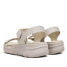 Sandalias cuña Amarpies beige con tiras cruzadas elásticas y doble cierre con velcro