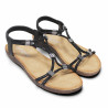 Sandalias planas Amarpies negras con tiras brillantes y apliques metalizados