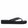Chanclas Nicoboco ansar negras con doble tira al dedo con brillantes