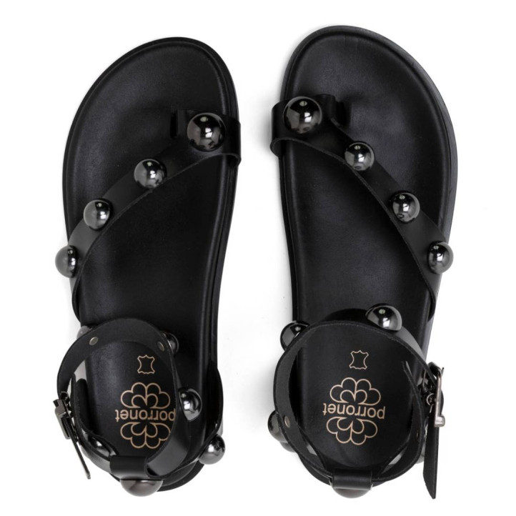 SANDALIA PLANA DE PIEL TACHUELAS HOLLY NEGRO PORRONET - Querol online