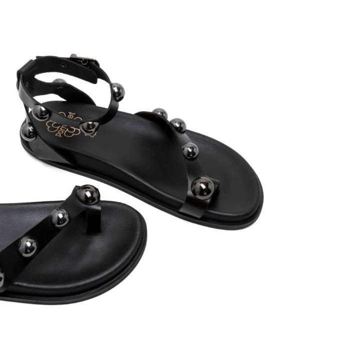 SANDALIA PLANA DE PIEL TACHUELAS HOLLY NEGRO PORRONET - Querol online