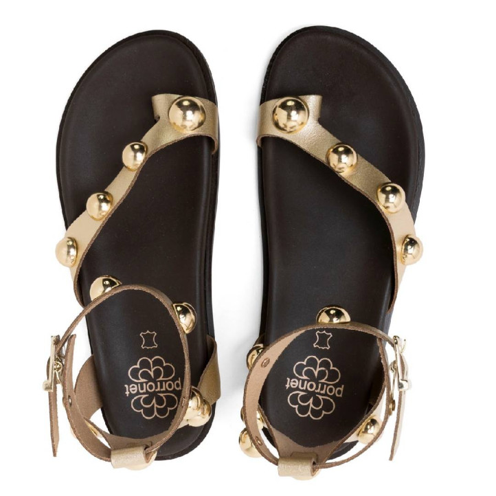 SANDALIA PLANA DE PIEL TACHUELAS HOLLY ORO PORRONET - Querol online