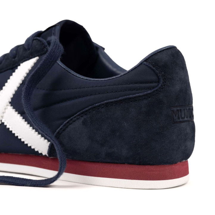 Zapatillas deportivas Munich stereo 02 azul marino con detalles blancos y rojos - Querol online