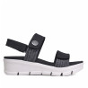 Sandàlies falca Amarpies negres amb triple velcro i detall metàl·lic lateral