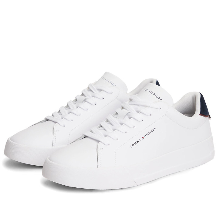 Zapatillas deportivas Tommy Hilfiger white con navy blue y brown de piel con logo - Querol online