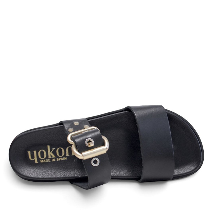 Sandalias planas Yokono morena negras con hebilla dorada y textura - Querol online