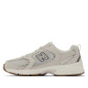 Zapatillas New Balance 530 beige de estilo retro para mujer