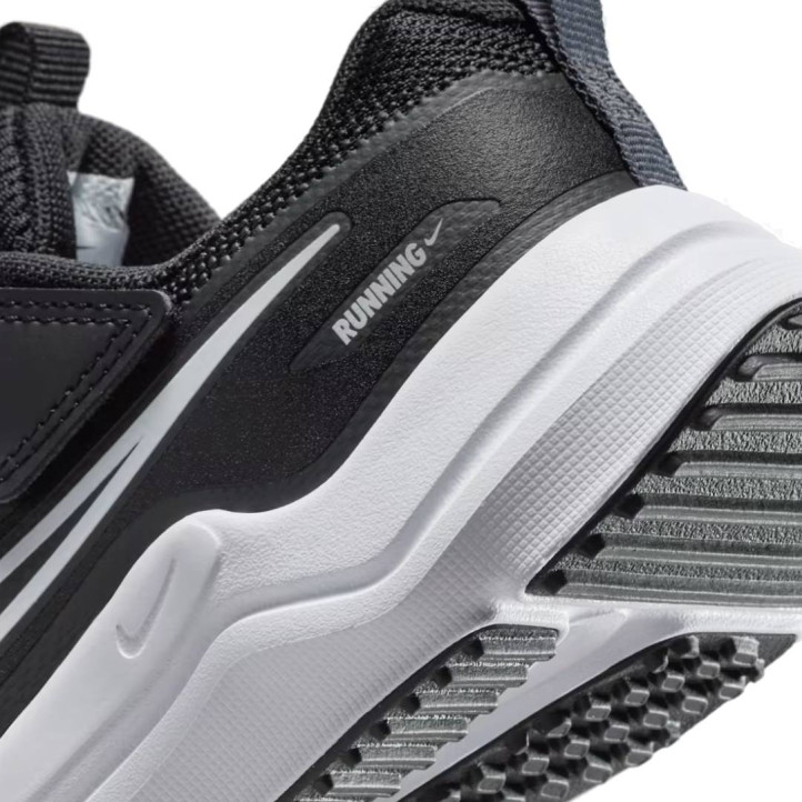 Sabatilles esport Nike Cosmic Runner negres per a nens - Querol online