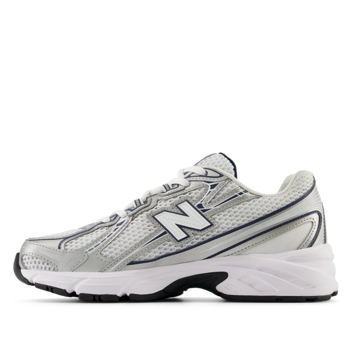 Sabatilles esportives New Balance 740 unisex blanques i platejades amb detalls blau marí - Querol online