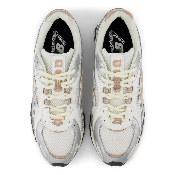 Sabatilles esportives New Balance 204L blanques i platejades amb detalls beix per a dona - Querol online