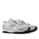 Sabatilles esportives New Balance 204L blanques i platejades amb detalls blau marí per a dona - Querol online