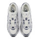 Sabatilles esportives New Balance 204L blanques i platejades amb detalls blau marí per a dona - Querol online