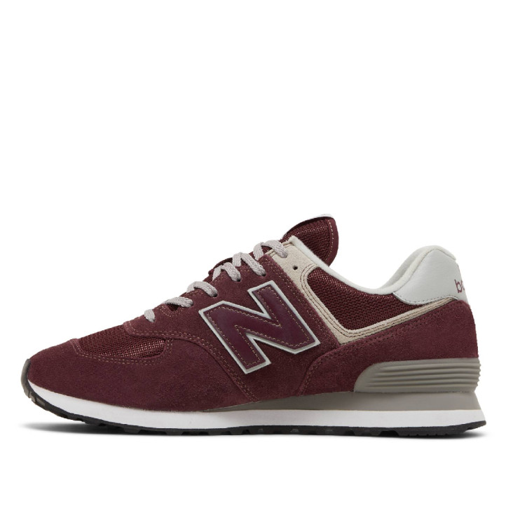 Sabatilles esportives New Balance 574 d'home granats amb detalls beix - Querol online