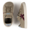 Zapatillas deporte Munich Mini Open infantiles beige con velcro y detalles fucsia