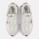 Sabatilles esportives New Balance 327 de dona blanques i beix amb detalls talp - Querol online