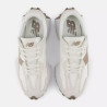 Zapatillas deportivas New Balance 327 de mujer blancas y beige con detalles taupe