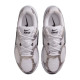 Sabatilles esportives Nike V5 RNR d'home blanques i platejades amb detalls negres - Querol online