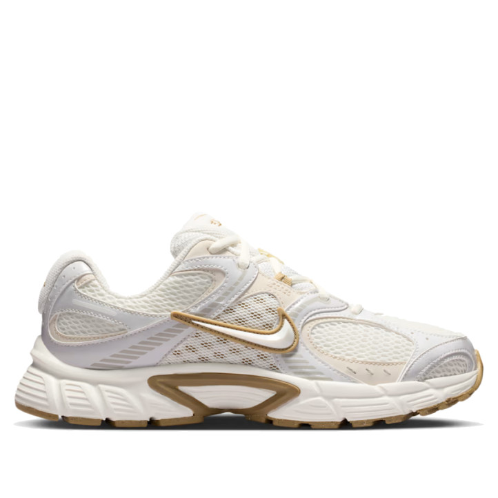 Sabatilles esportives Nike V5 RNR de dona blanques i beix amb detalls daurats - Querol online