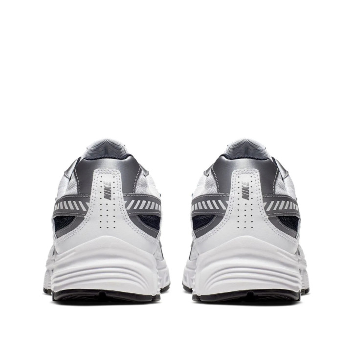 Zapatillas deportivas Nike Initiator de hombre blancas y plateadas con detalles azules - Querol online