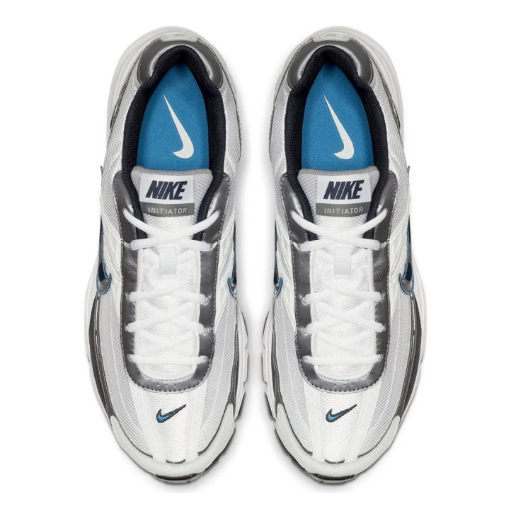 Zapatillas deportivas Nike Initiator de hombre blancas y plateadas con detalles azules - Querol online