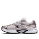 Sabatilles esportives Nike V5 RNR d'home blanques i platejades amb detalls negres - Querol online