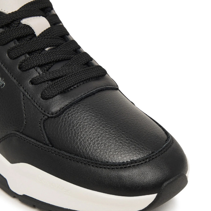 Sabates sport Calvin Klein City Runner d'home negres amb sola blanca - Querol online