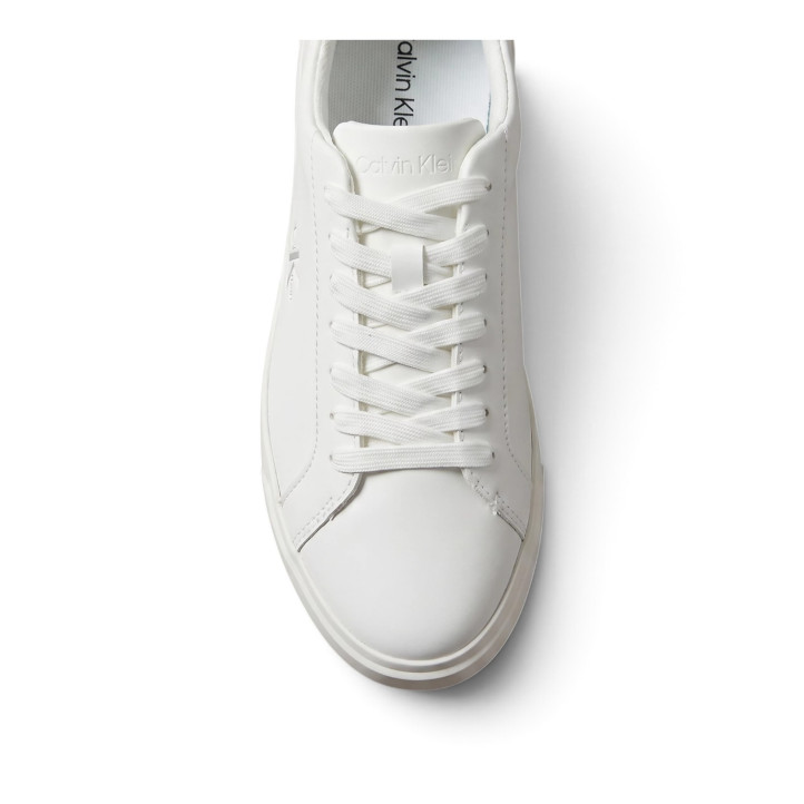 Zapatillas Calvin Klein de mujer blancas de piel con detalle plateado - Querol online
