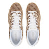 Sabatilles GUESS de dona beix amb monograma i sola color caramel
