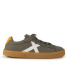 Sabatilles Munich Mini Open infantils verd oliva amb velcro i sola caramel