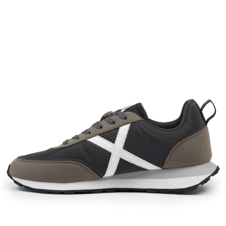 Sabatilles esportives Munich Rush d'home negres i caqui amb detalls blancs - Querol online