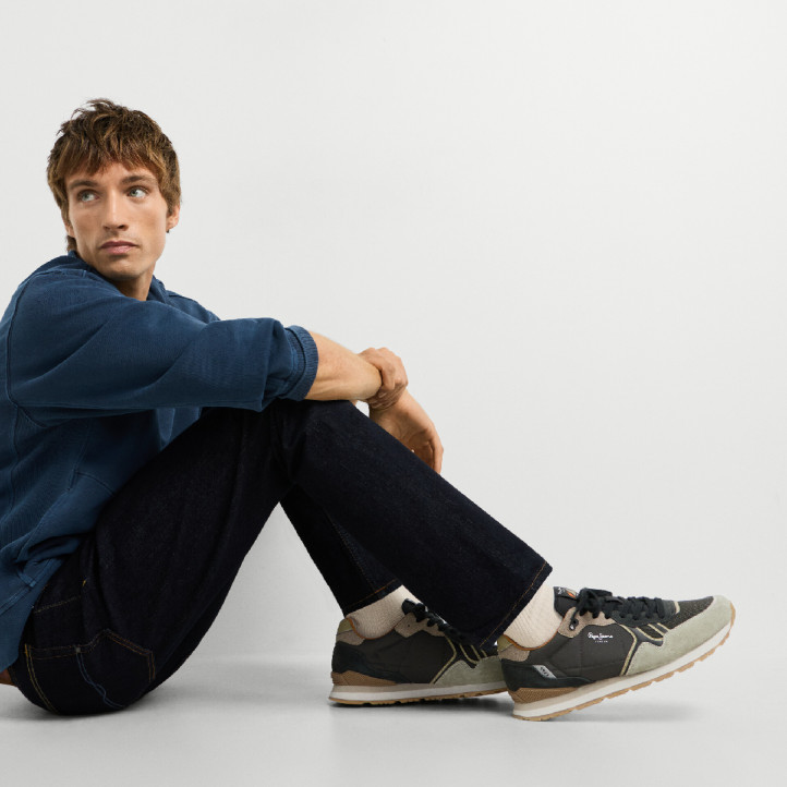Zapatillas Pepe Jeans Brit de hombre grises y negras de ante estilo retro running - Querol online