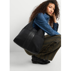 Bossa Pepe Jeans hobo de dona negra amb bandolera i logotip en relleu - Querol online
