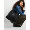 Bossa Pepe Jeans hobo de dona negra amb bandolera i logotip en relleu