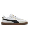 Zapatillas Puma Club II Era de mujer blancas con detalles negros y suela caramelo
