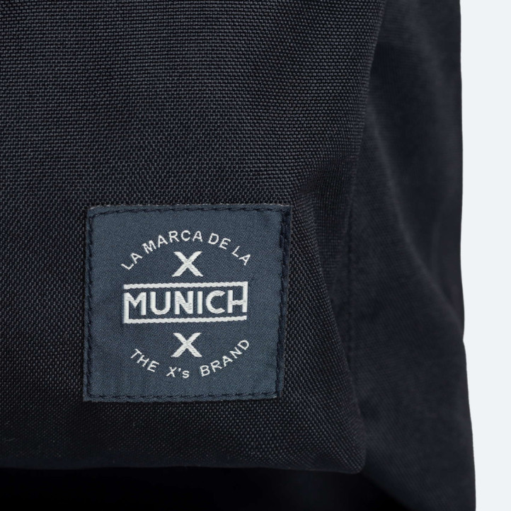 Motxilla Munich BTS Basic negres de 20L amb esquena encoixinada - Querol online