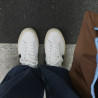 Zapatillas VEJA Campo de mujer blancas con detalles negros