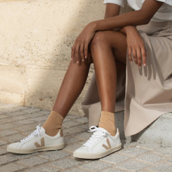 Zapatillas VEJA Esplar de mujer blancas de piel con detalles dorados - Querol online
