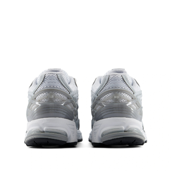 Zapatillas deportivas New Balance 1906R blancas y plateadas con amortiguación ABZORB para mujer - Querol online