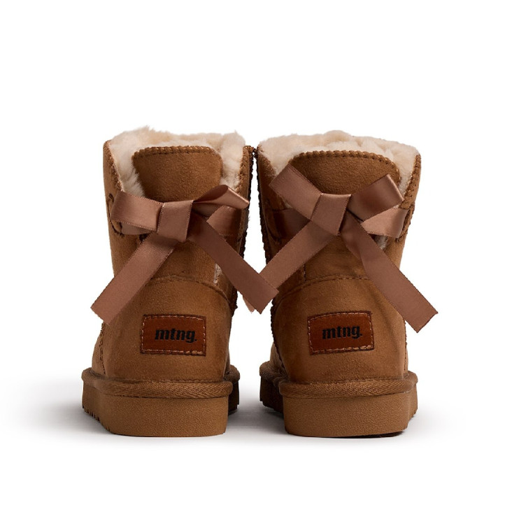 Botines Mustang australianas Sky marrones para niña con pelo interior y lazo trasero - Querol online