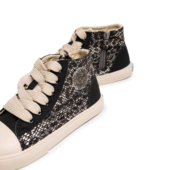 Zapatillas altas Mustang barefoot Free Emi negras para niña con animal print metalizado - Querol online