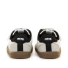 Zapatillas Mustang barefoot Free de niño blancas con detalles negros y suela marrón