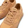 Zapatillas Mustang Kaia de mujer marrón taupe con flecos y detalles dorados